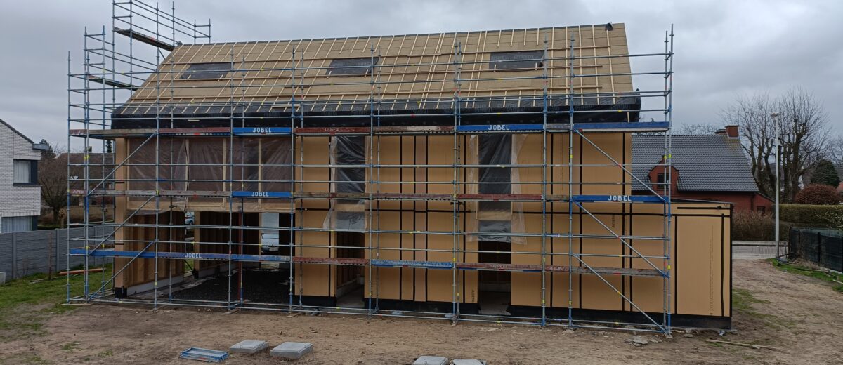 EMC - Houtskeletbouw met kalkhennep en stro